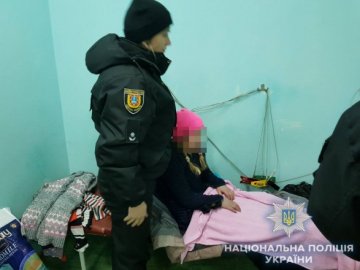 На Одещині чоловік зґвалтував та залишив на морозі 11-річну дівчинку