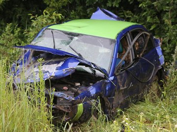 Аварія на об’їзній Нововолинська: авто на швидкості зробило сальто й вилетіло з дороги