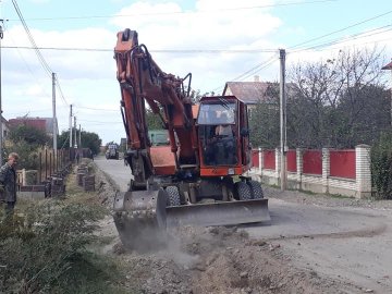 У селі під Луцьком капітально ремонтують дорогу. ФОТО