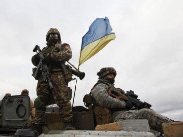 Розкрадання української армії: трьом екс-міністрам оголосили підозру