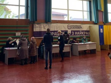 Дуже низька явка: як у Луцьку проходить другий тур виборів на одній із дільниць