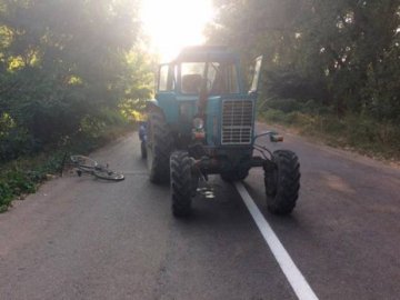 Водій трактора, який збив жінку на Волині, заплатить понад 13 тисяч за її лікування 