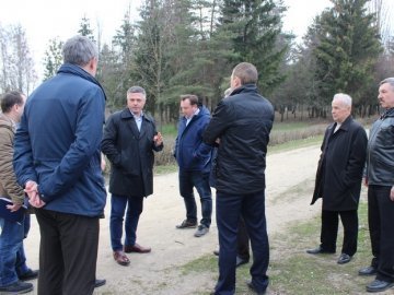 У Луцьку обговорили, як прибиратимуть парк 900-річчя Луцька. ФОТО
