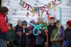 В місті на Волині пройшла акція у підтримку «сонячних» дітей. ФОТО