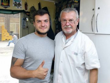 «ТриЗуб Дентал»: стоматолог з Волині безкоштовно лікував українських бійців у Маріуполі. ФОТО