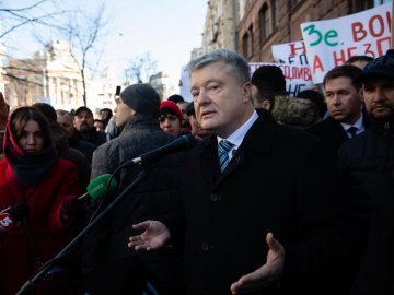 «Не ставайте Януковичем», – Порошенко закликав Зеленського зайнятися президентськими обов’язками 