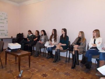 У Луцьку навчають майбутніх депутаток. ФОТО