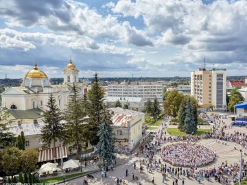 Чому округи без депутатів у Луцьку досі без грошей