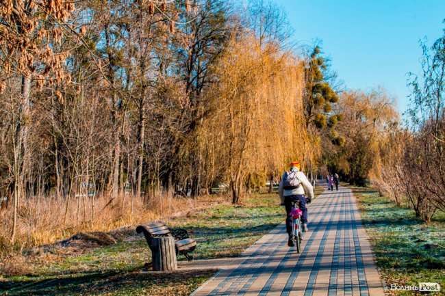 Луцьк в останній осінній день. ФОТОРЕПОРТАЖ