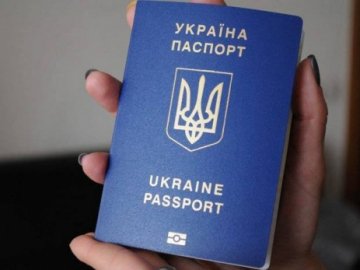  Черги лише у вихідні: в Україні згасає ажіотаж на паспорти