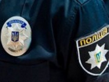 Скандал у Тернополі: патрульний підробив лікарняний і поїхав на заробітки до Польщі