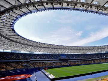 УЄФА дозволила уболівальникам відвідування матчів
