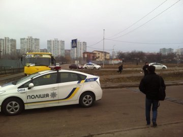 У Києві озброєний злочинець викрав маршрутку з пасажирами