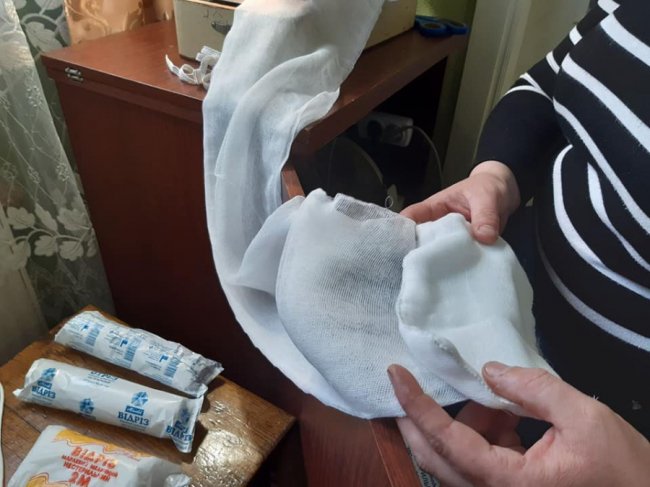Працівники Луцького зоопарку самостійно шиють маски