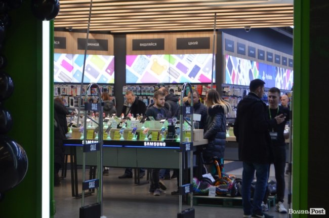 «Чорна п’ятниця» в ТРЦ «ПортCity». ФОТОРЕПОРТАЖ