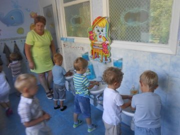 Дошкільні навчальні заклади Луцька забезпечили миючими засобами. ФОТО