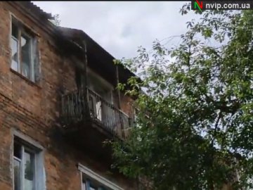 У Нововолинську горіла квартира: з вогню врятували п’яного чоловіка. ВІДЕО
