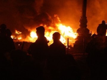 Київ у вогні: штурм на Грушевського триває