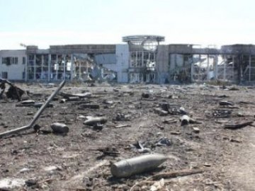 У результаті штурму аеропорту в Донецьку загинув один український військовий