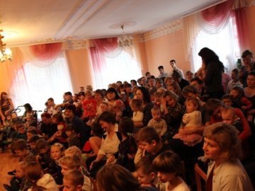 Депутати міськради разом з підприємцями подарували дітям свято. ФОТО