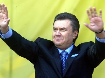 Янукович вийшов із лікарняного