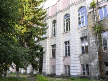 Мовний і культурний центр з елементами «війська»: що планують у луцькому Будинку офіцерів 