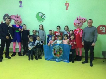 У Ковелі «Побратими України» влаштовують свята для родин віськовослужбовців