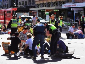 В Австралії авто в'їхало у натовп людей: постраждало 19 людей. ФОТО