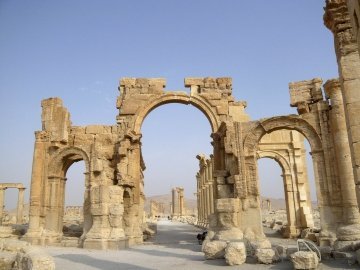 Бойовики в Сирії підірвали тріумфальну арку