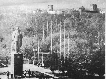 Ленін і замок: у мережі з'явилося історичне фото