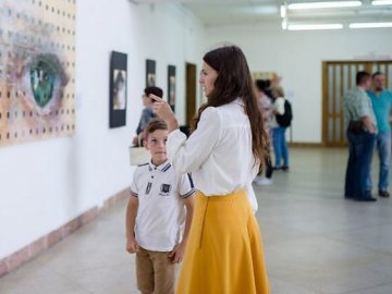 Замість окопів – пензлі і фарби: у Луцьку відбудеться виставка картин атовця