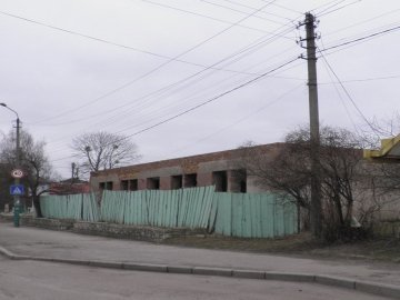 У Володимирі на місці довгобуду з’явиться новий заклад торгівлі