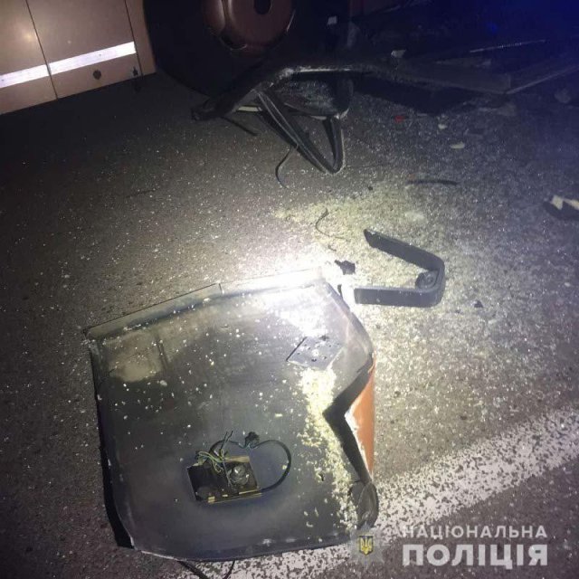 За кермом вантажівки, яка зіткнулась із автобусом «Київ-Варшава», був 26-річний волинянин 