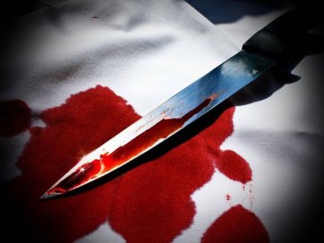 У Києві  знайшли мертвою школярку з ножем у грудях