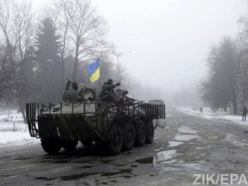За добу в зоні АТО загинуло 15 українських бійців, - РНБО