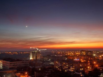 Фотограф показав «останній» захід сонця у Луцьку