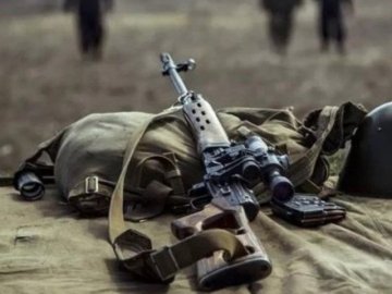 На Донбасі підірвався український військовий 