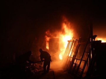 На Хмельниччині - пожежа на заводі