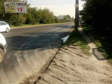 У Луцьку муніципали покарали виконроба за бруд від авто на проїжджій частині дороги
