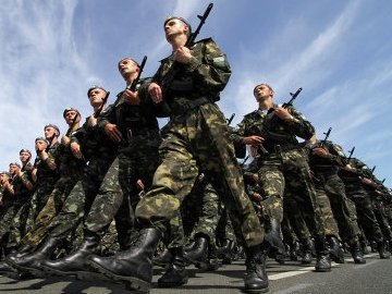Українську армію оснащено на 40%