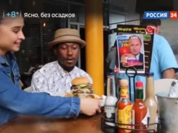 У США звільнили бармена і офіціантку за участь у зйомках фейку для Russia Today