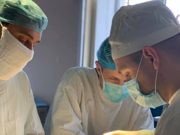 Волинські лікарі врятували від ампутації ногу пацієнта. ФОТО 18+