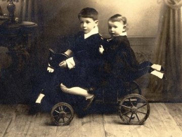 Волинська малеча 100 років тому на фото