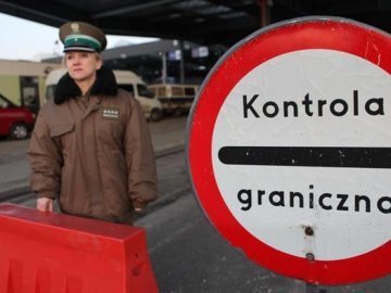 Польські та українські митники обговорили ефективність руху  через кордон  під час літнього періоду