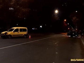 Не поділили дорогу: у Луцьку зіткнулись дві автівки. ФОТО