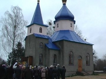 У волинському селі громада на пожертви збудувала церкву