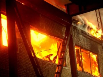В Одесі через нічну пожежу евакуювали жителів 16-поверхівки