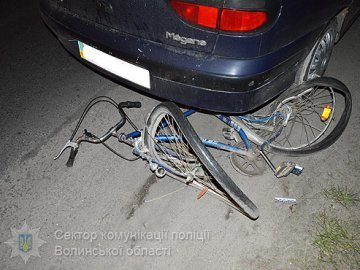 Опублікували фото з місця аварії, в якій п’яний водій збив групу велосипедистів