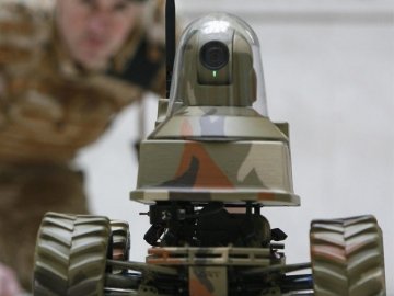 Бійців на фронті зможе замінити робот-розвідник