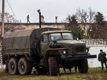 Російські окупанти захопили радіомовний центр у Криму